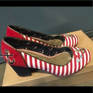 Babycham striped pumps, Size 7 (US)
